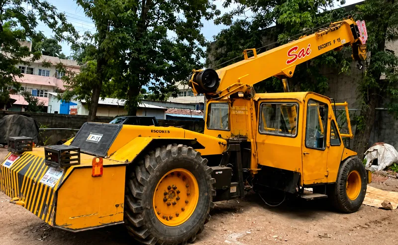 Compact Crane
